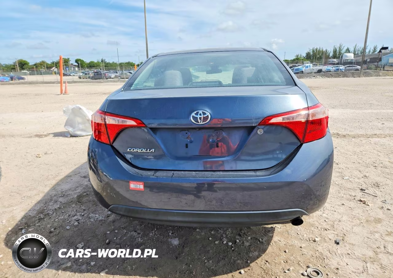 2018 Toyota Corolla L VIN:5YFBURHE9JP798622 - 6