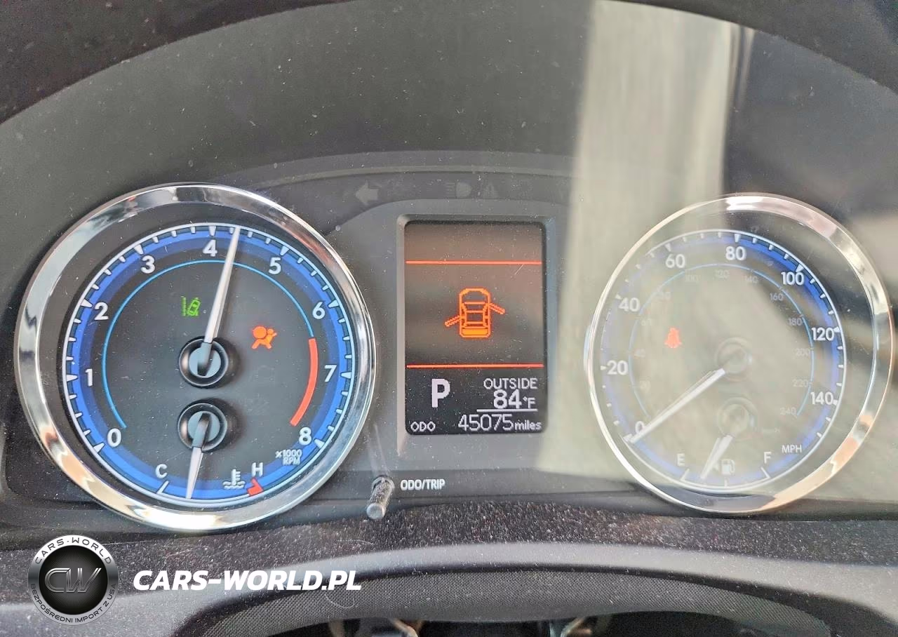 2018 Toyota Corolla L VIN:5YFBURHE9JP798622 - 9
