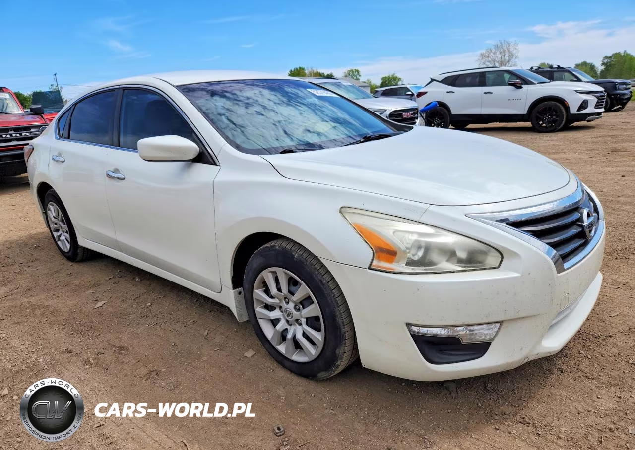 2014 Nissan Altima 2.5 S VIN:1N4AL3AP8EN384683 - 4