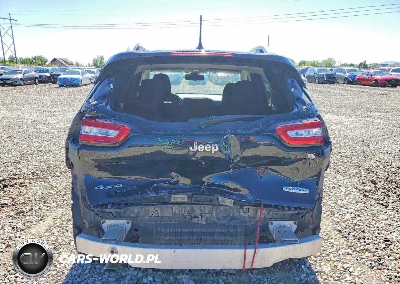 2016 Jeep Cherokee Latitude VIN:1C4PJMCB7GW225281 - 6