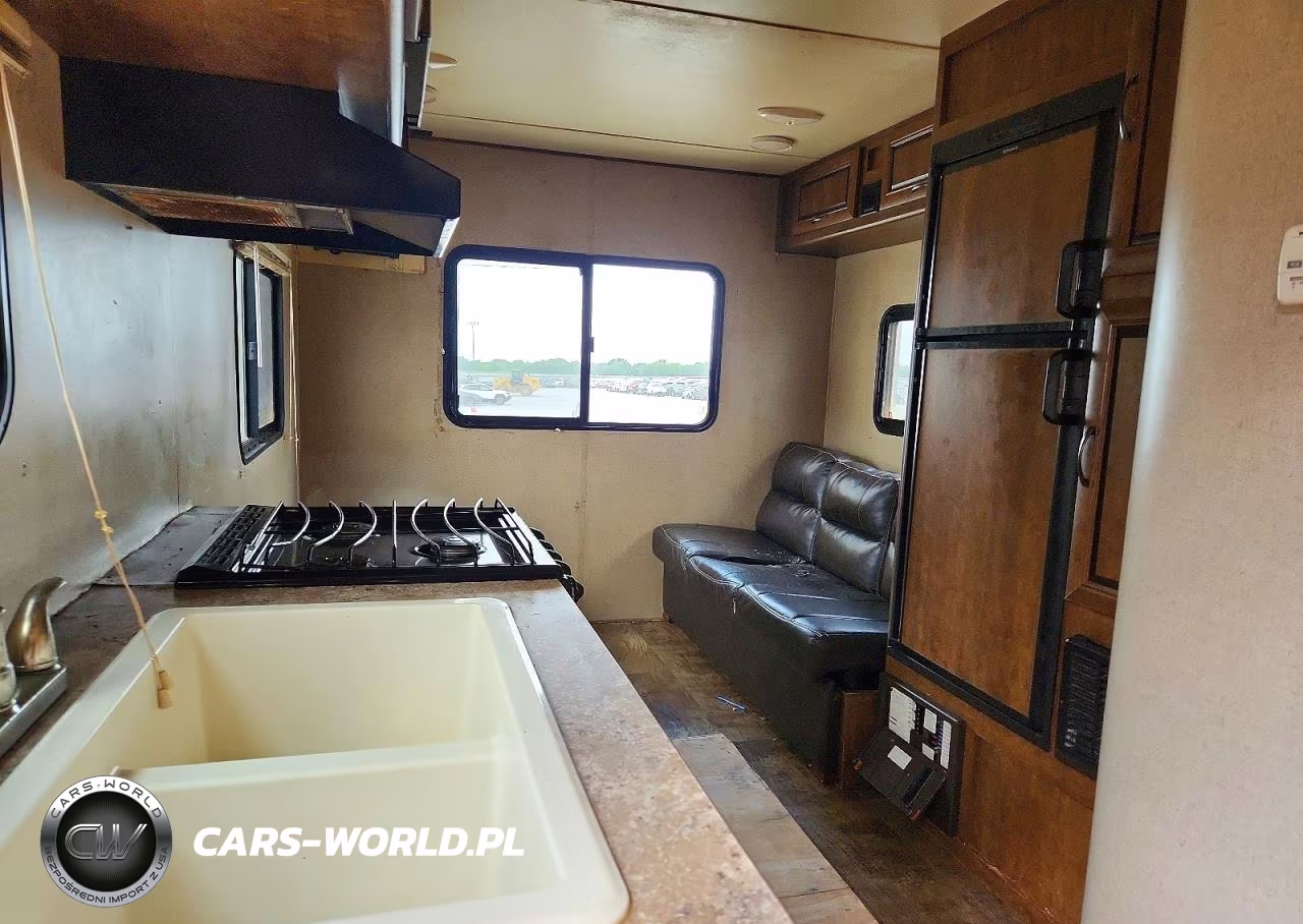 2017 Cross Roads Zinger Camper VIN:4V0TC2124HJ011627 - 6