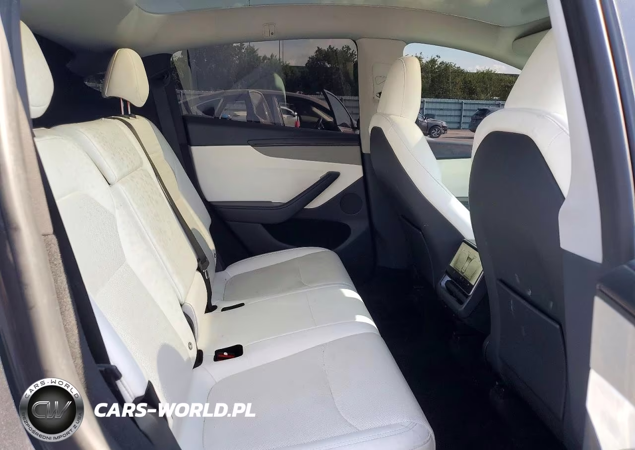 2026 Tesla Model Y VIN:7SAYGDEE1TA388288 - 11