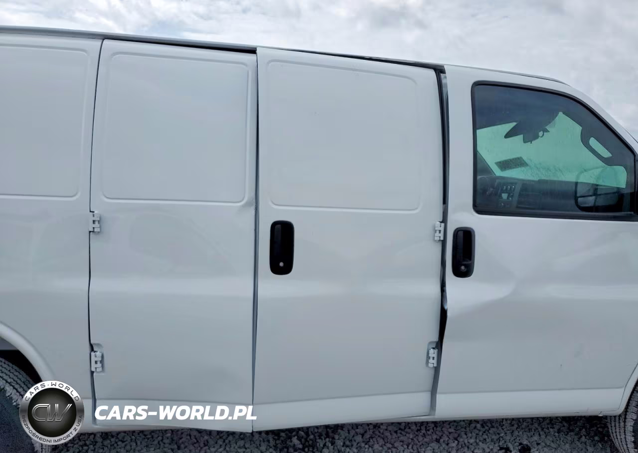 2026 Chevrolet Express G2500 VIN:1GCWGAFP1T1209021 - 11