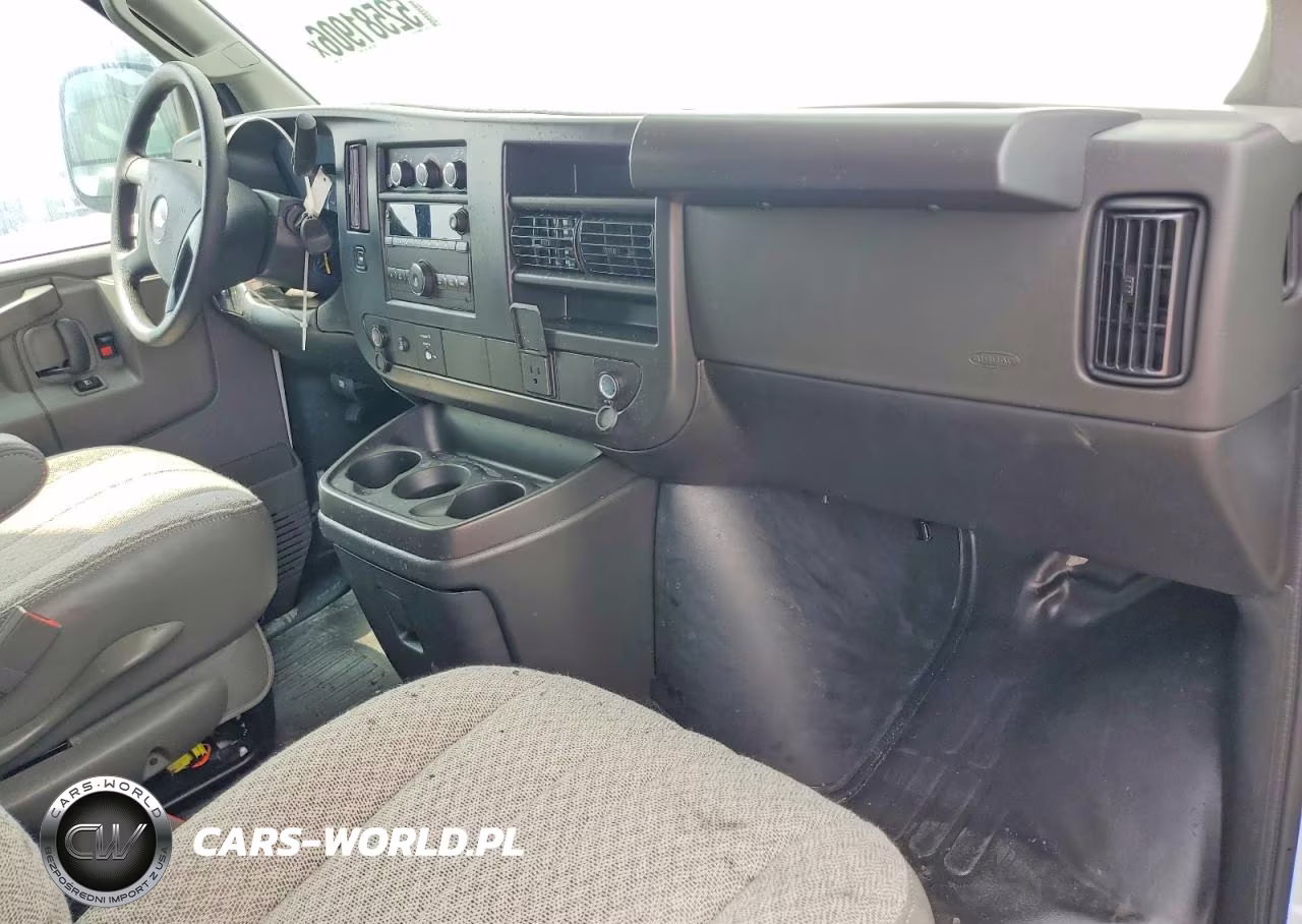 2026 Chevrolet Express G2500 VIN:1GCWGAFP1T1209021 - 8
