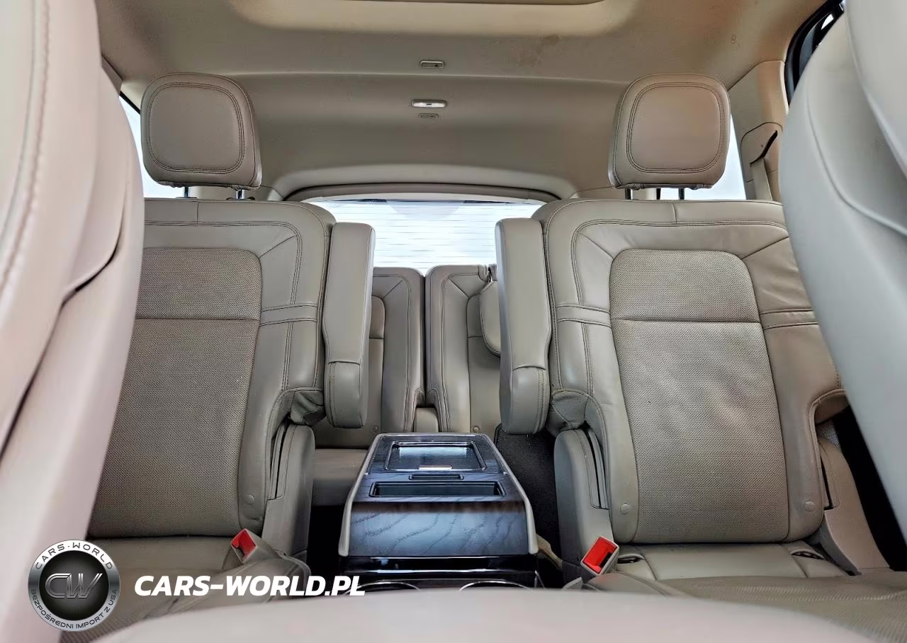 2020 Lincoln Aviator Reserve VIN:5LM5J7WC1LGL23667 - 10