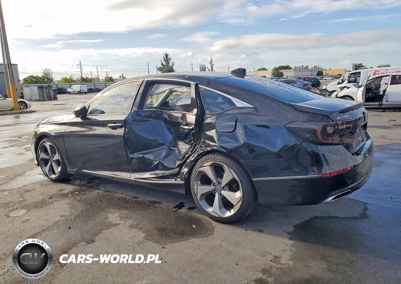 2018 Honda Accord Touring VIN:1HGCV1F97JA005185 - 2