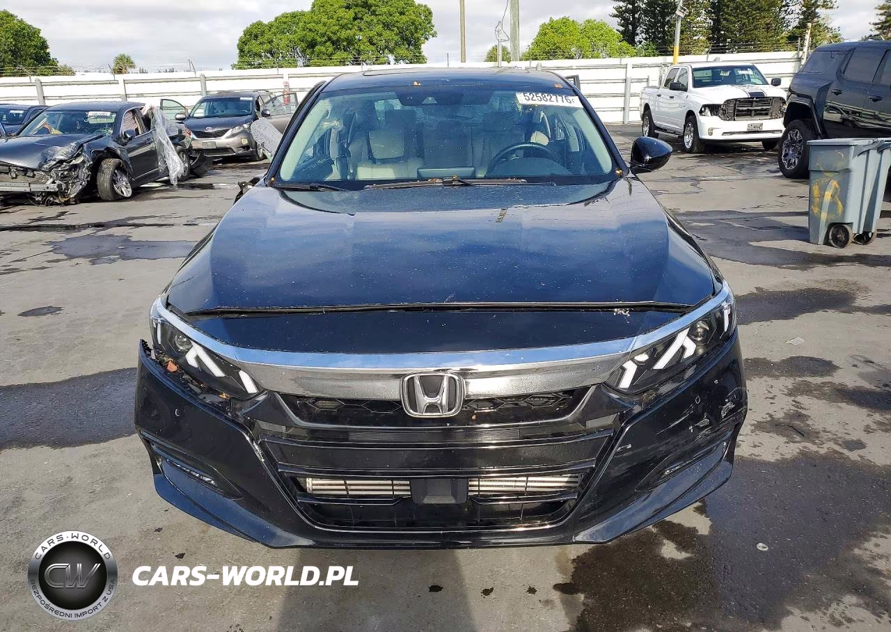 2018 Honda Accord Touring VIN:1HGCV1F97JA005185 - 5