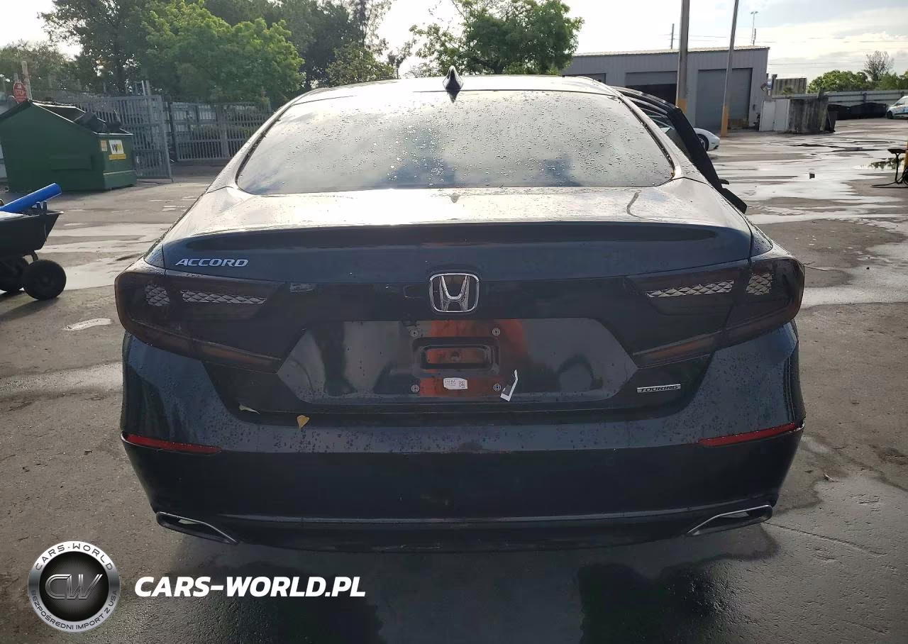 2018 Honda Accord Touring VIN:1HGCV1F97JA005185 - 6