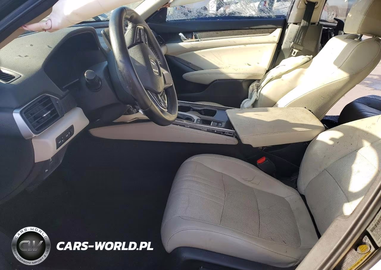 2018 Honda Accord Touring VIN:1HGCV1F97JA005185 - 7