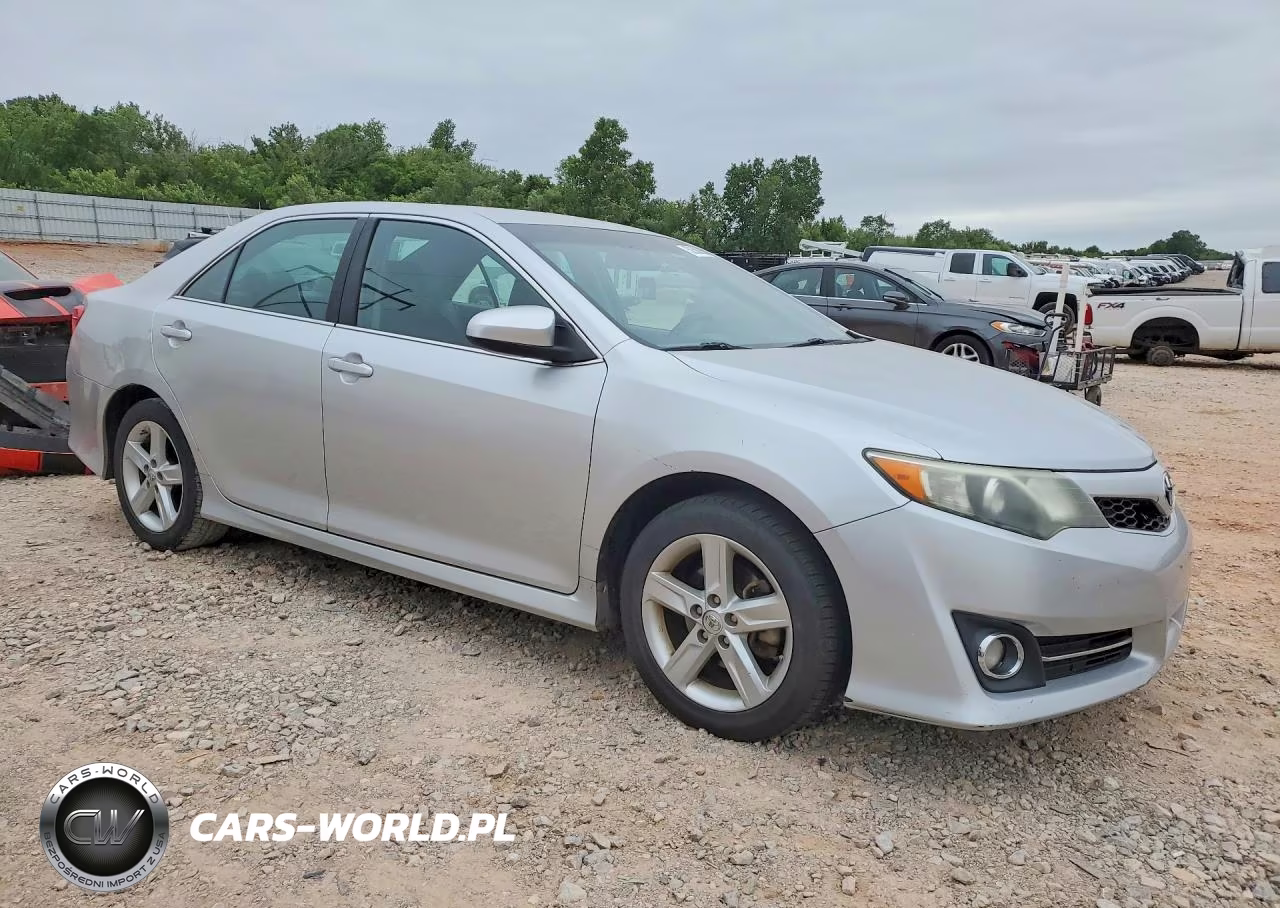 2014 Toyota Camry Se VIN:4T1BF1FK5EU343839 - 4