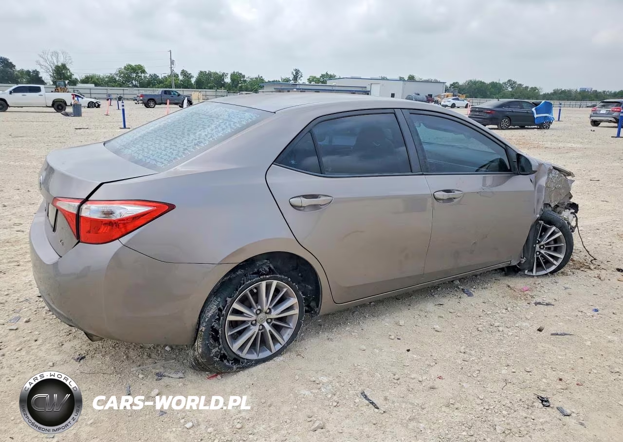 2015 Toyota Corolla Le Plus VIN:5YFBURHE1FP299921 - 3