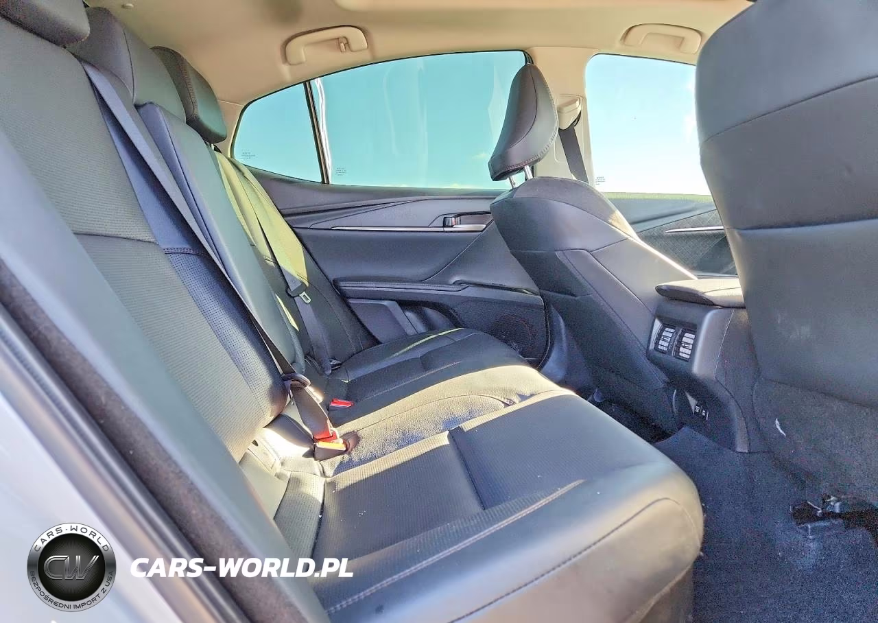 2025 Toyota Camry Xle VIN:4T1DAACK6SU586180 - 10