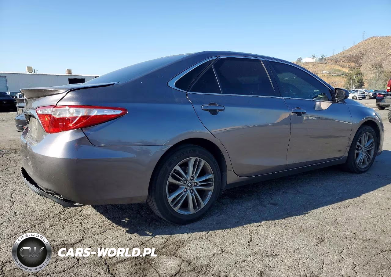 2016 Toyota Camry Se VIN:4T1BF1FK9GU555744 - 3