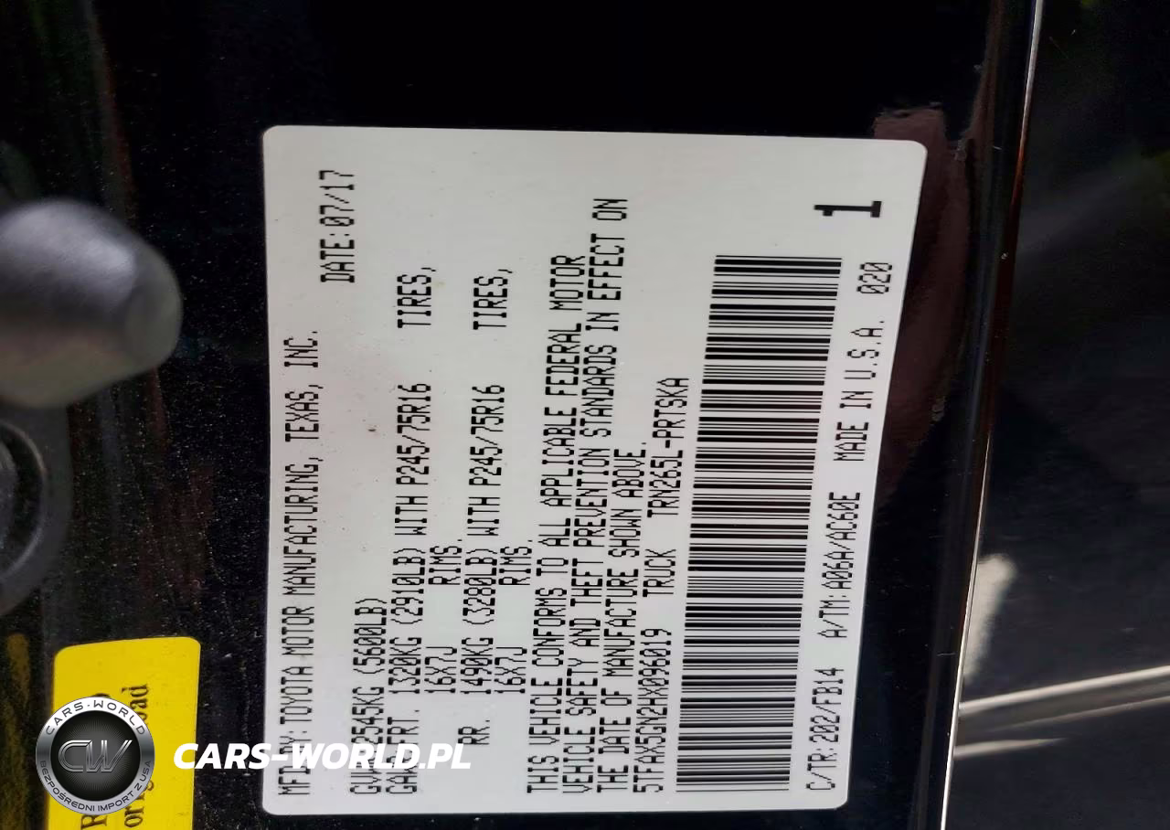 2017 Toyota Tacoma Sr VIN:5TFAX5GN2HX096019 - 13