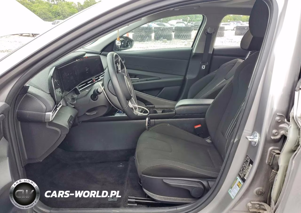 2025 Hyundai Elantra Sel VIN:KMHLS4DG7SU943113 - 7