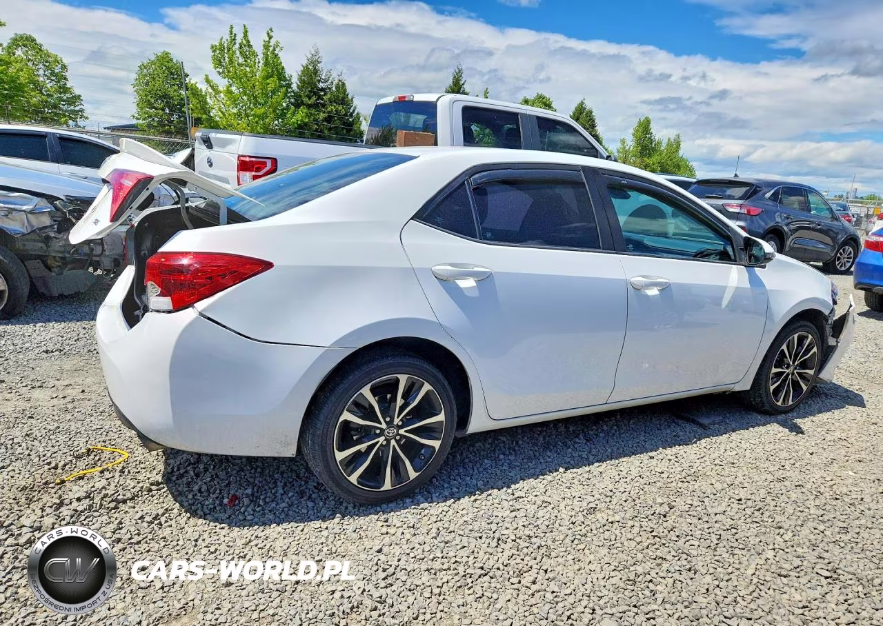 2017 Toyota Corolla Se VIN:5YFBURHE9HP665188 - 3
