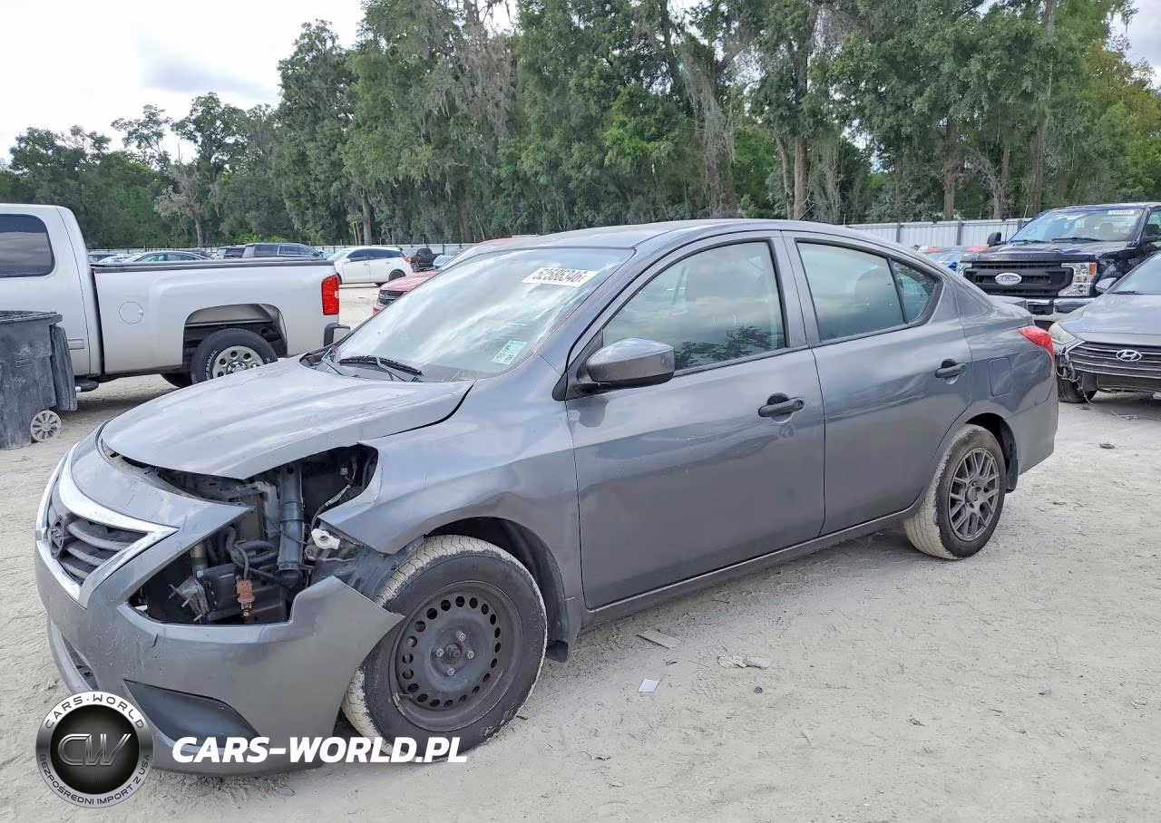 2018 Nissan Versa S Plus