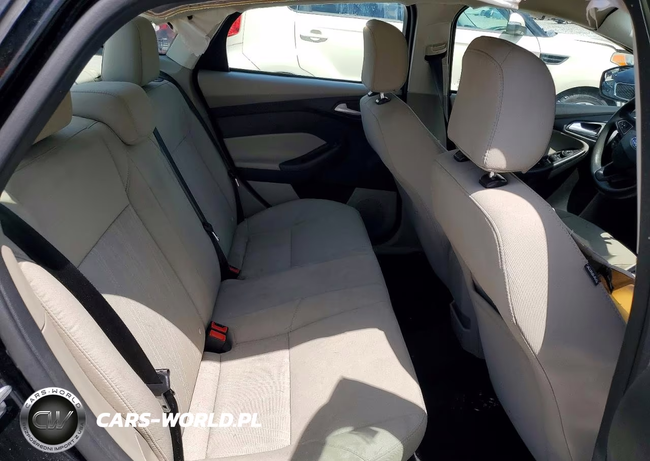 2017 Ford Focus Se VIN:1FADP3F28HL318181 - 10