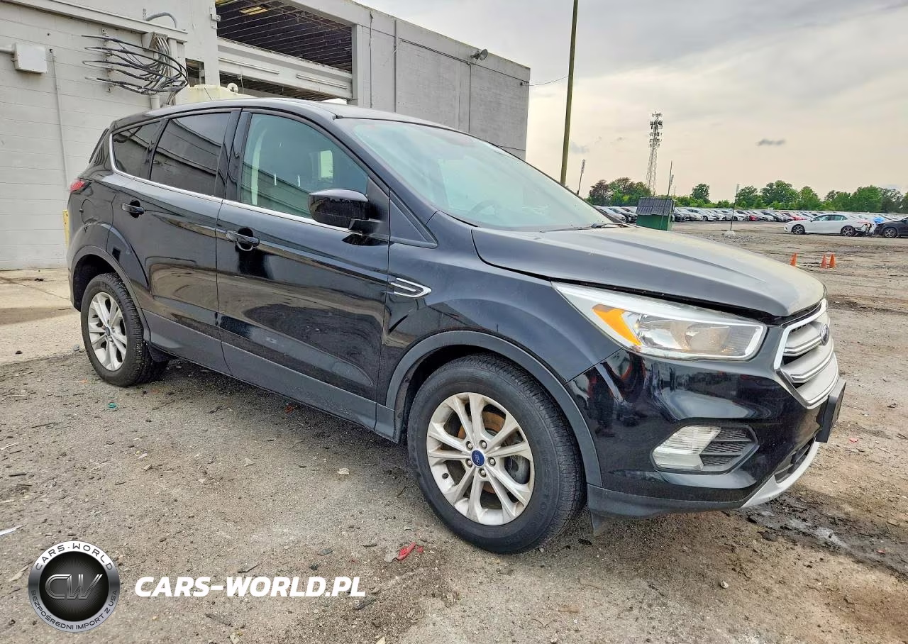 2017 Ford Escape Se VIN:1FMCU0GD0HUE56087 - 4