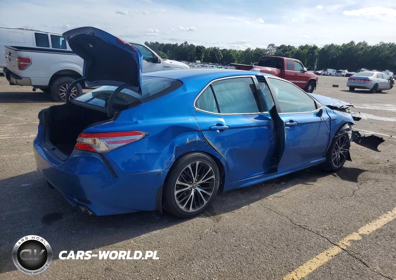 2018 Toyota Camry Se VIN:4T1B11HK3JU123086 - 3