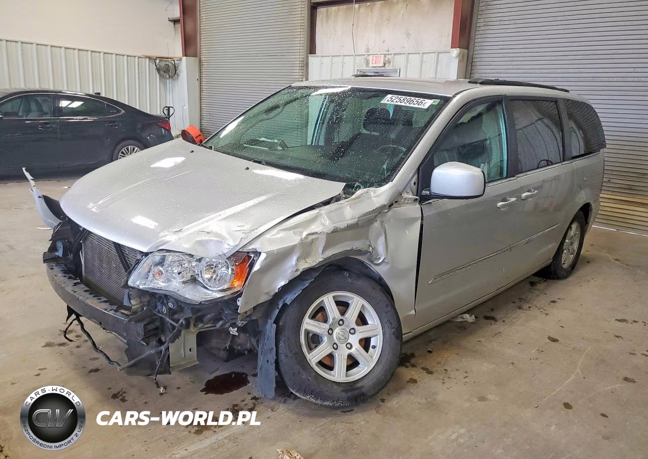 2011 Chrysler Town & Country – zdjęcie 1 z 14
