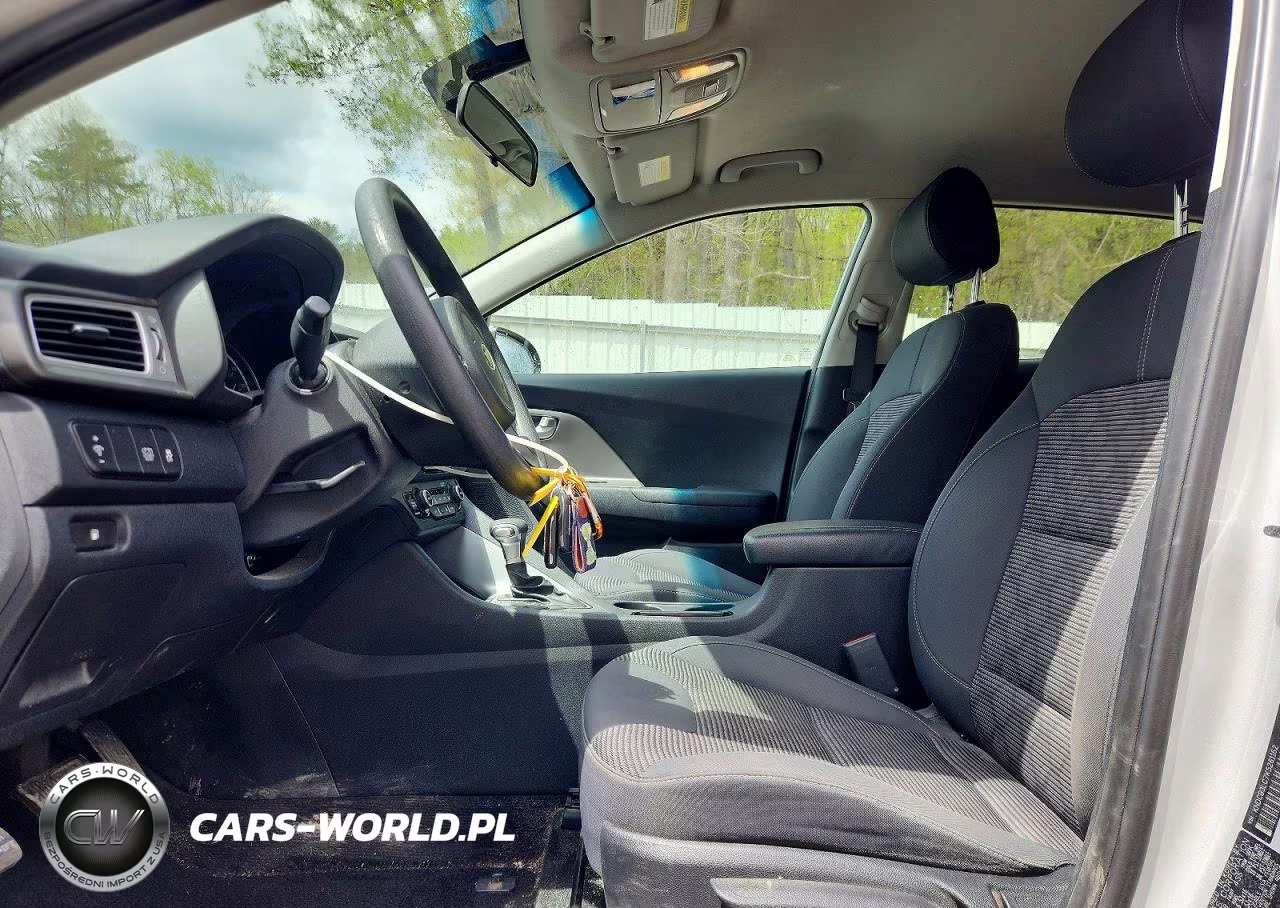 2019 Kia Niro Lx VIN:KNDCB3LC7K5261162 - 7