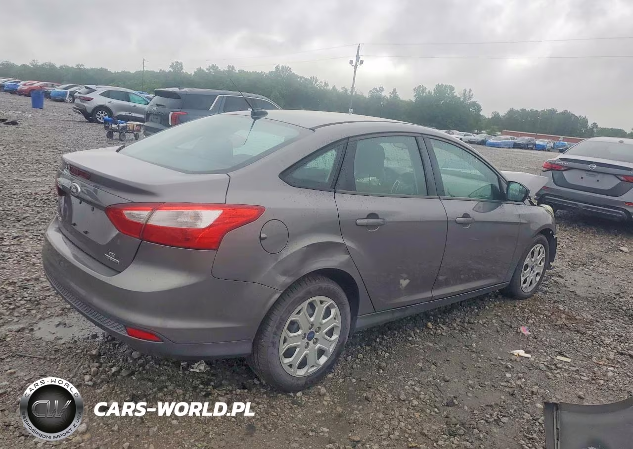2012 Ford Focus Se VIN:1FAHP3F23CL384728 - 3