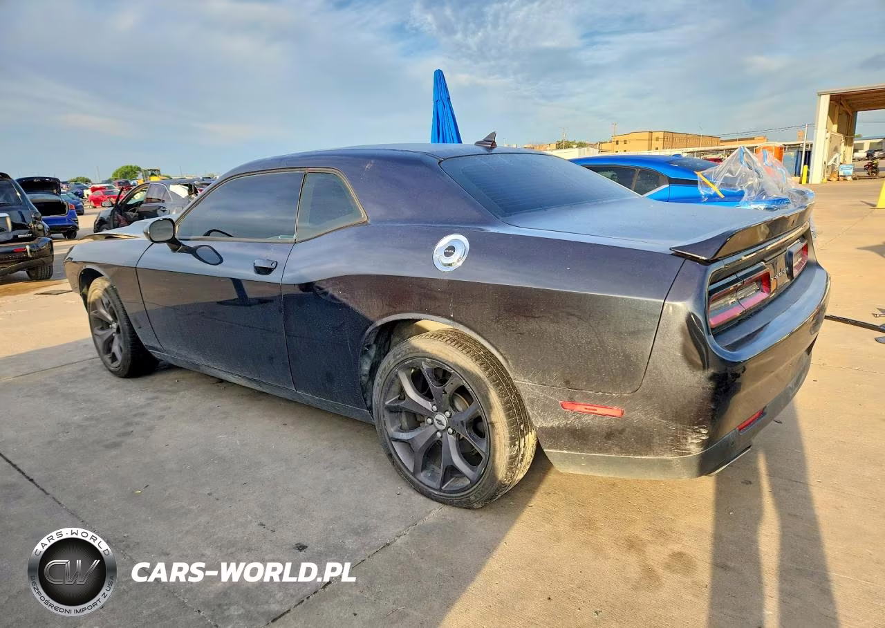 2018 Dodge Challenger Sxt VIN:2C3CDZAG5JH333863 - 2