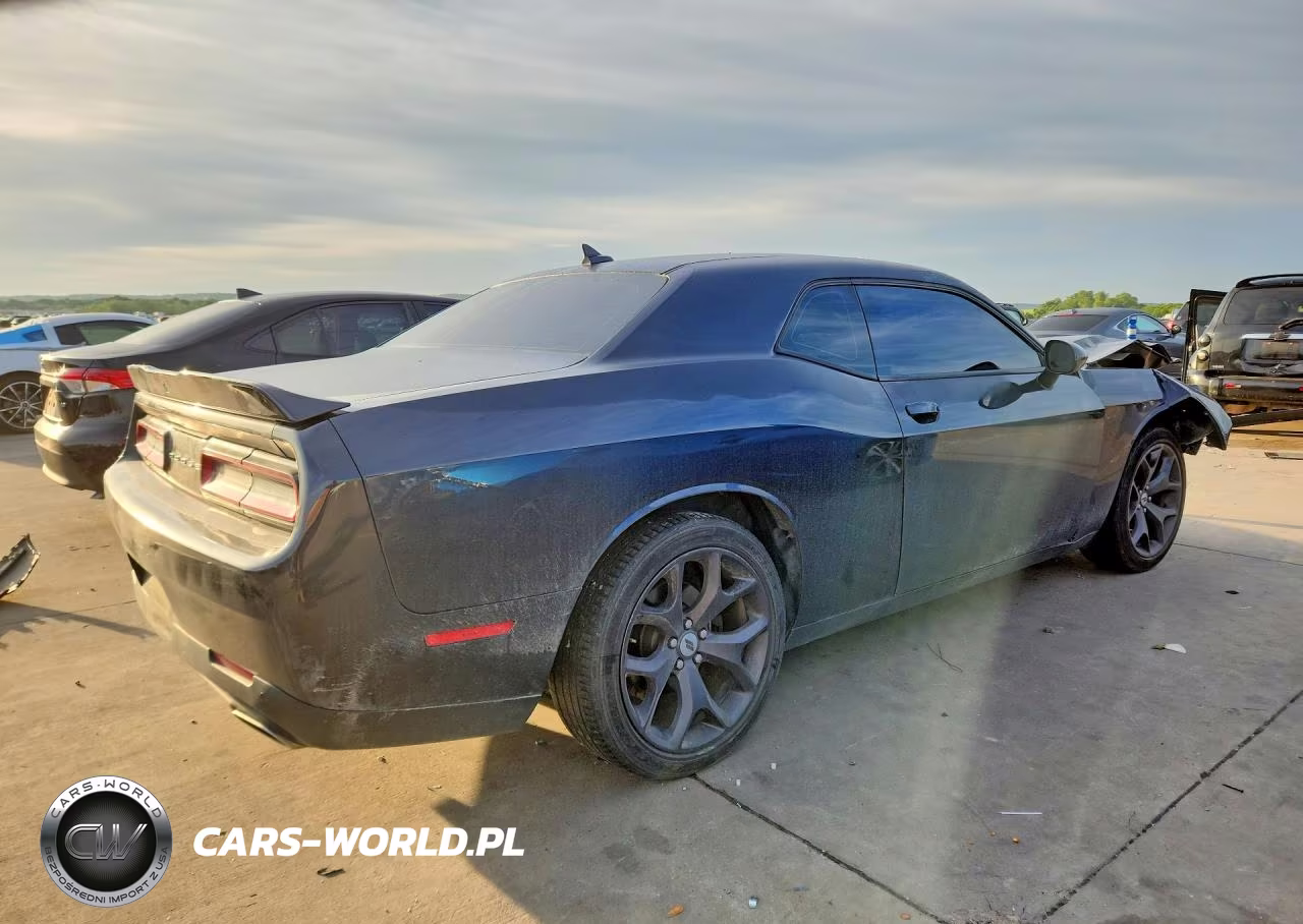 2018 Dodge Challenger Sxt VIN:2C3CDZAG5JH333863 - 3