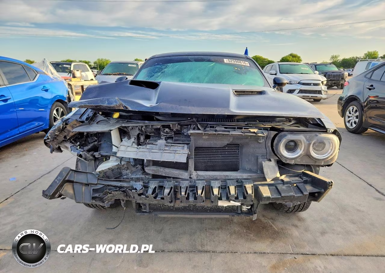 2018 Dodge Challenger Sxt VIN:2C3CDZAG5JH333863 - 5