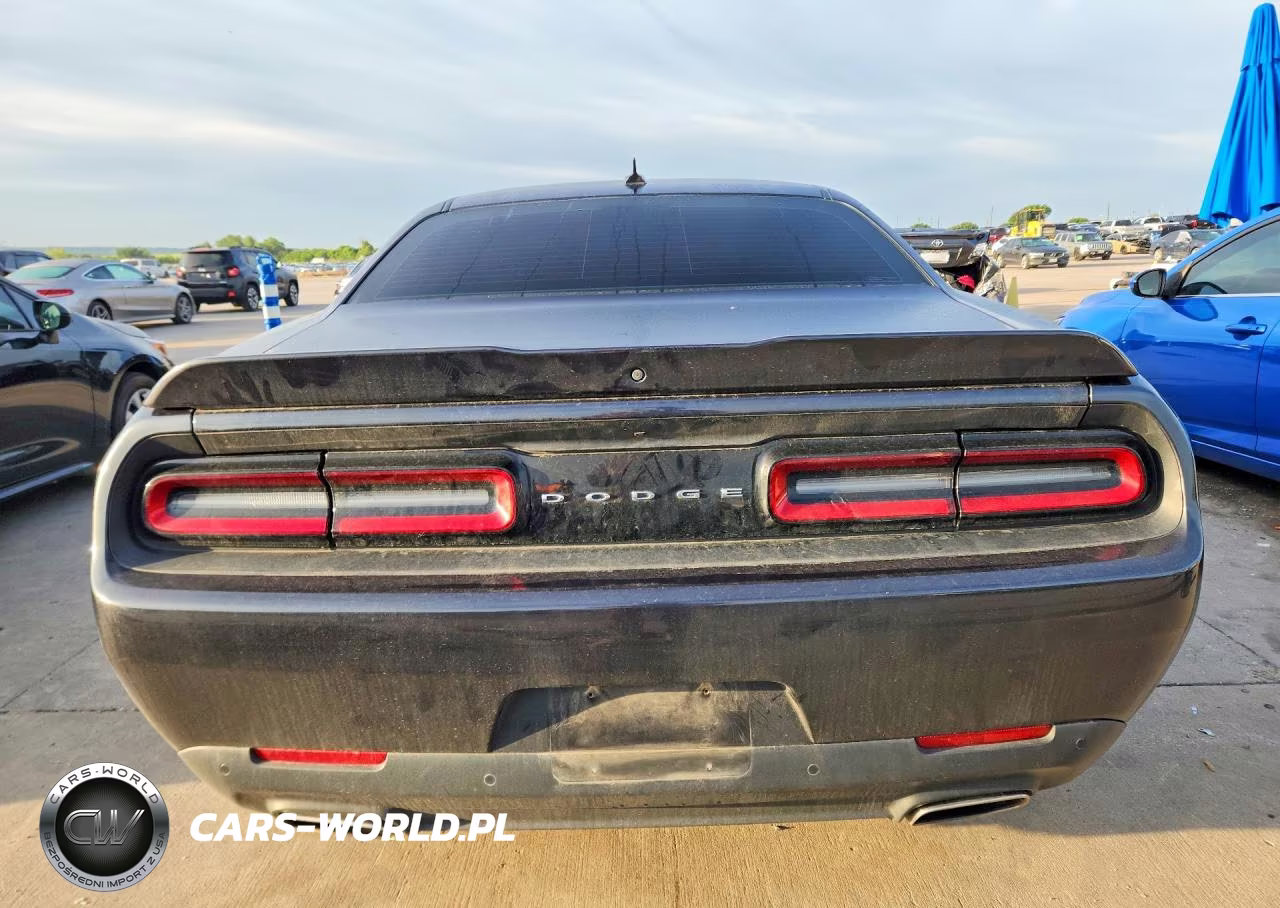 2018 Dodge Challenger Sxt VIN:2C3CDZAG5JH333863 - 6