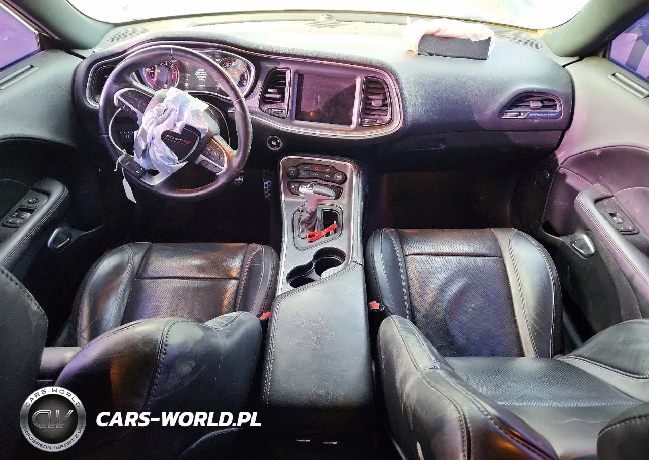 2018 Dodge Challenger Sxt VIN:2C3CDZAG5JH333863 - 8