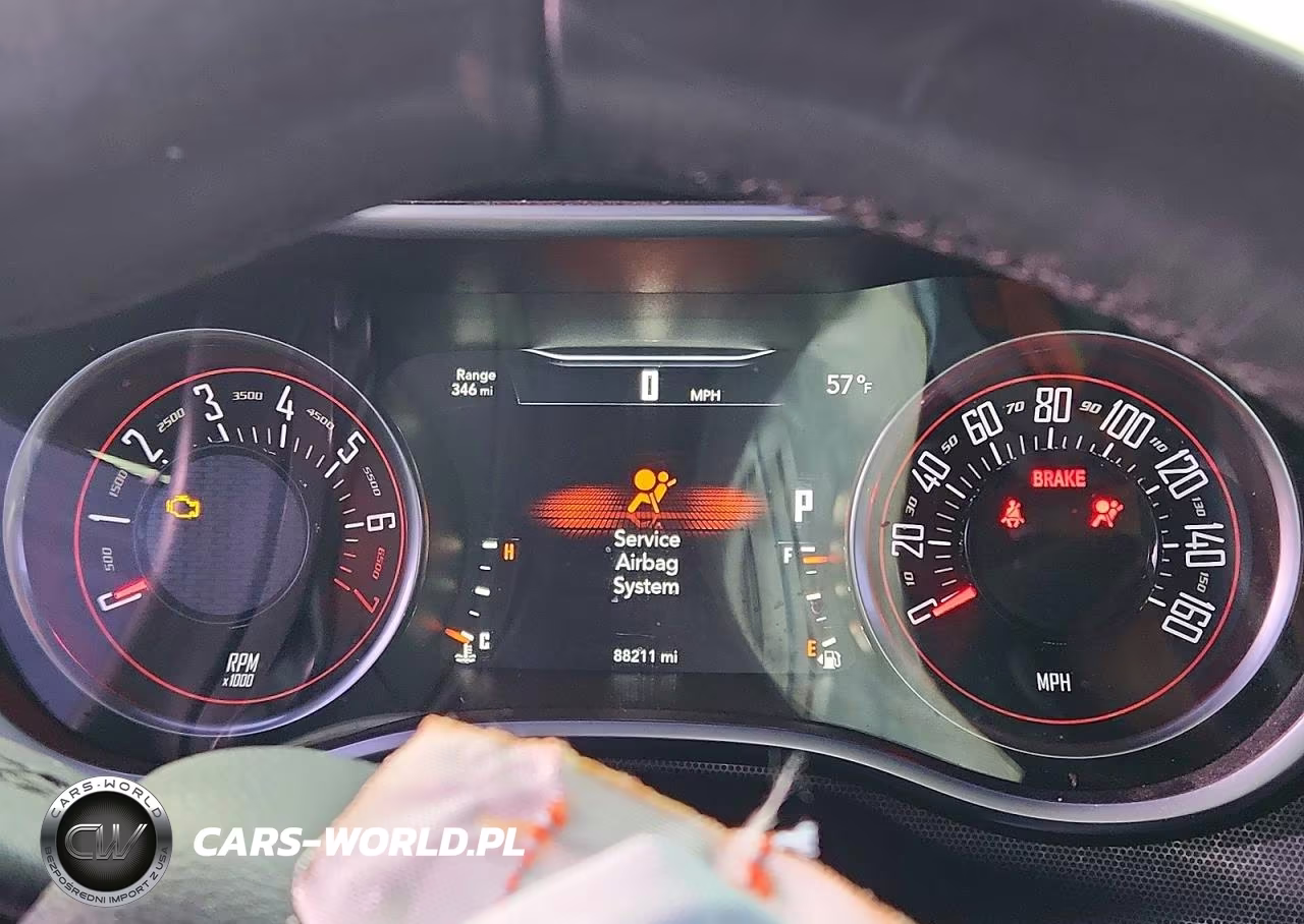 2018 Dodge Challenger Sxt VIN:2C3CDZAG5JH333863 - 9