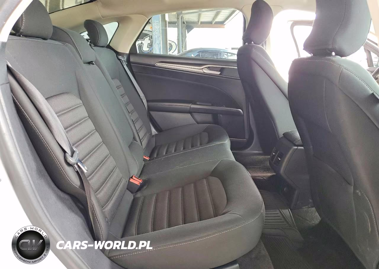 2018 Ford Fusion Se Hybrid VIN:3FA6P0LU1JR129182 - 10