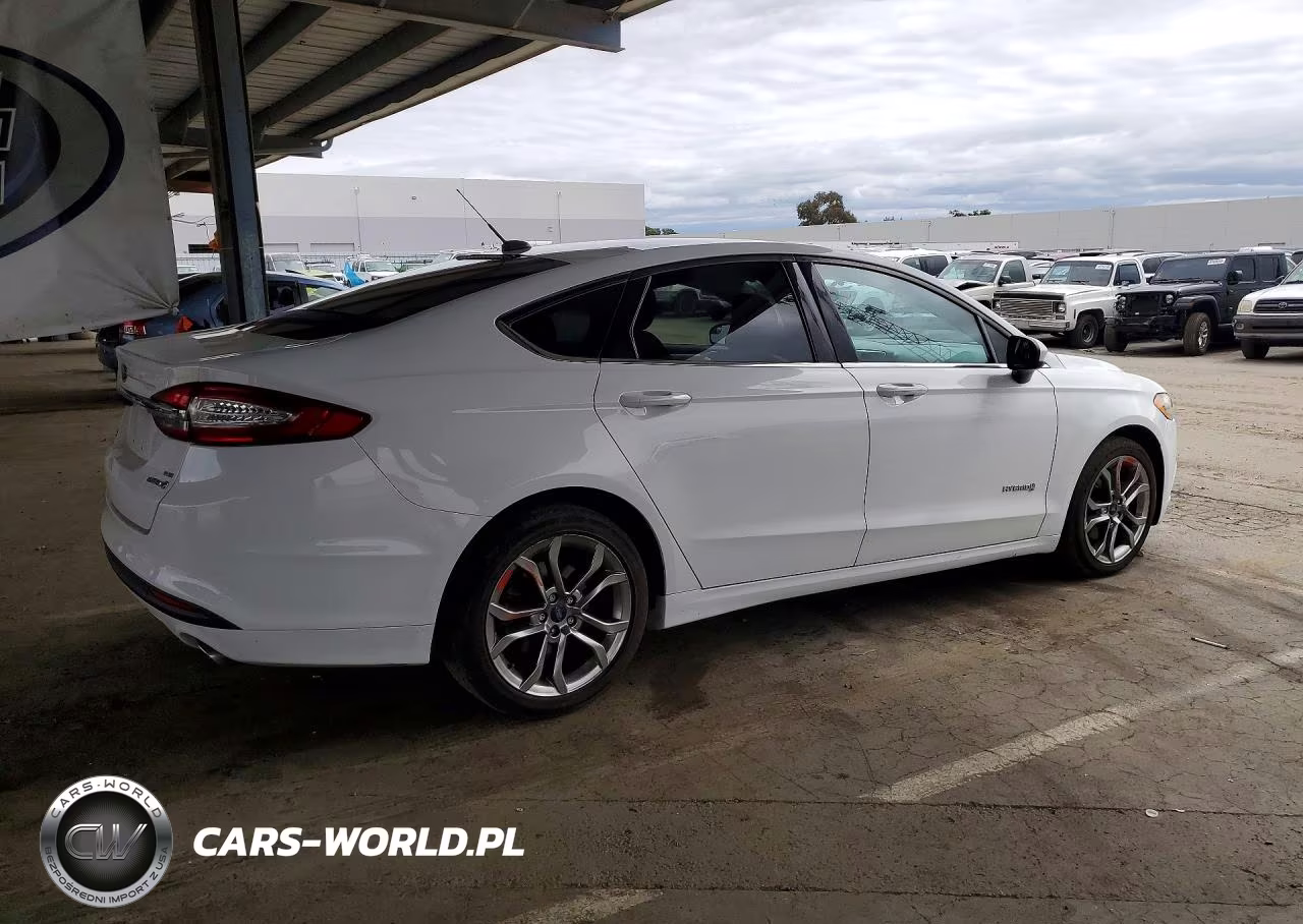 2018 Ford Fusion Se Hybrid VIN:3FA6P0LU1JR129182 - 3