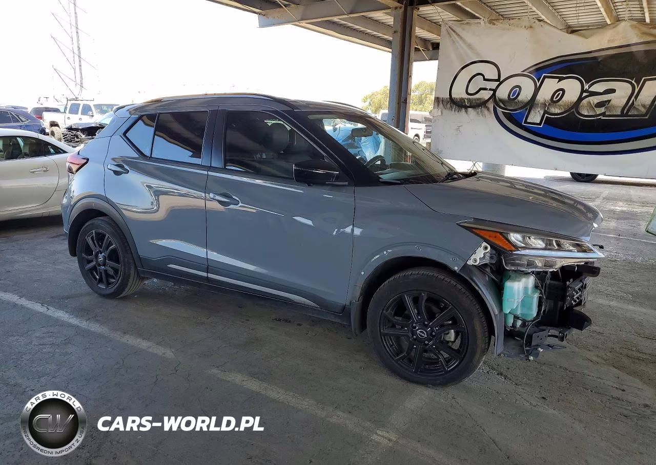2022 Nissan Kicks Sr VIN:3N1CP5DV1NL497276 - 4