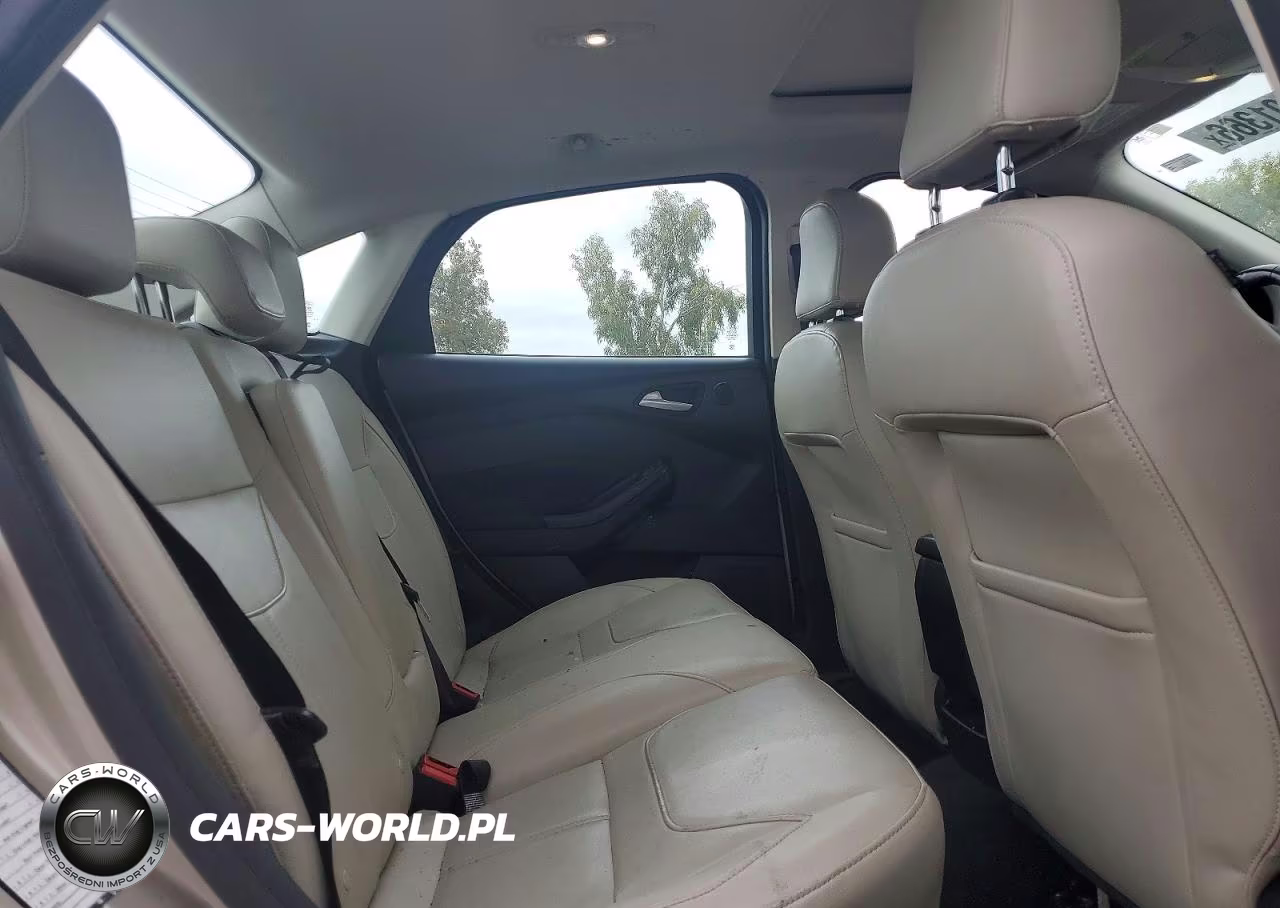 2017 Ford Focus Titanium VIN:1FADP3J26HL287830 - 10