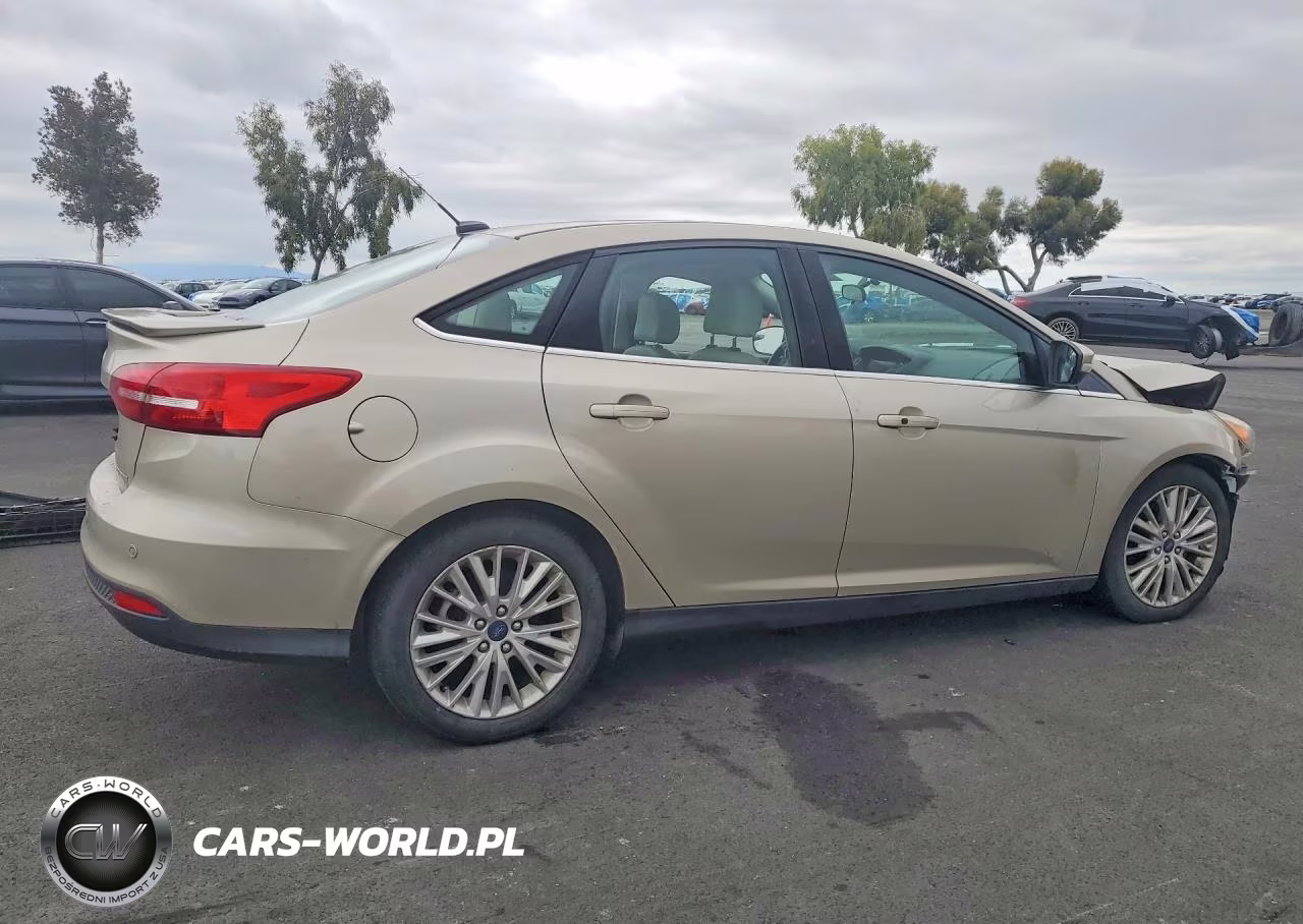 2017 Ford Focus Titanium VIN:1FADP3J26HL287830 - 3