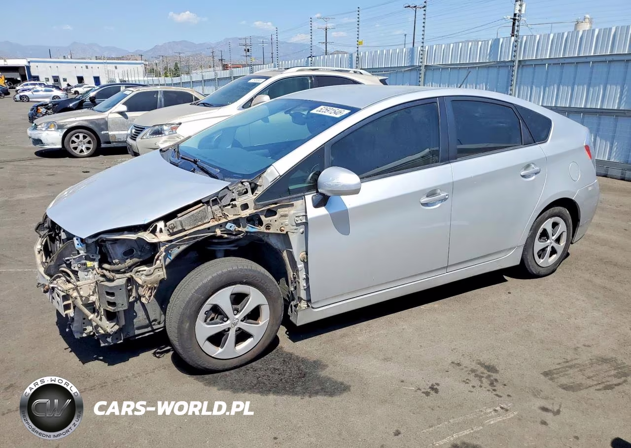 2015 Toyota Prius Three – zdjęcie 1 z 13