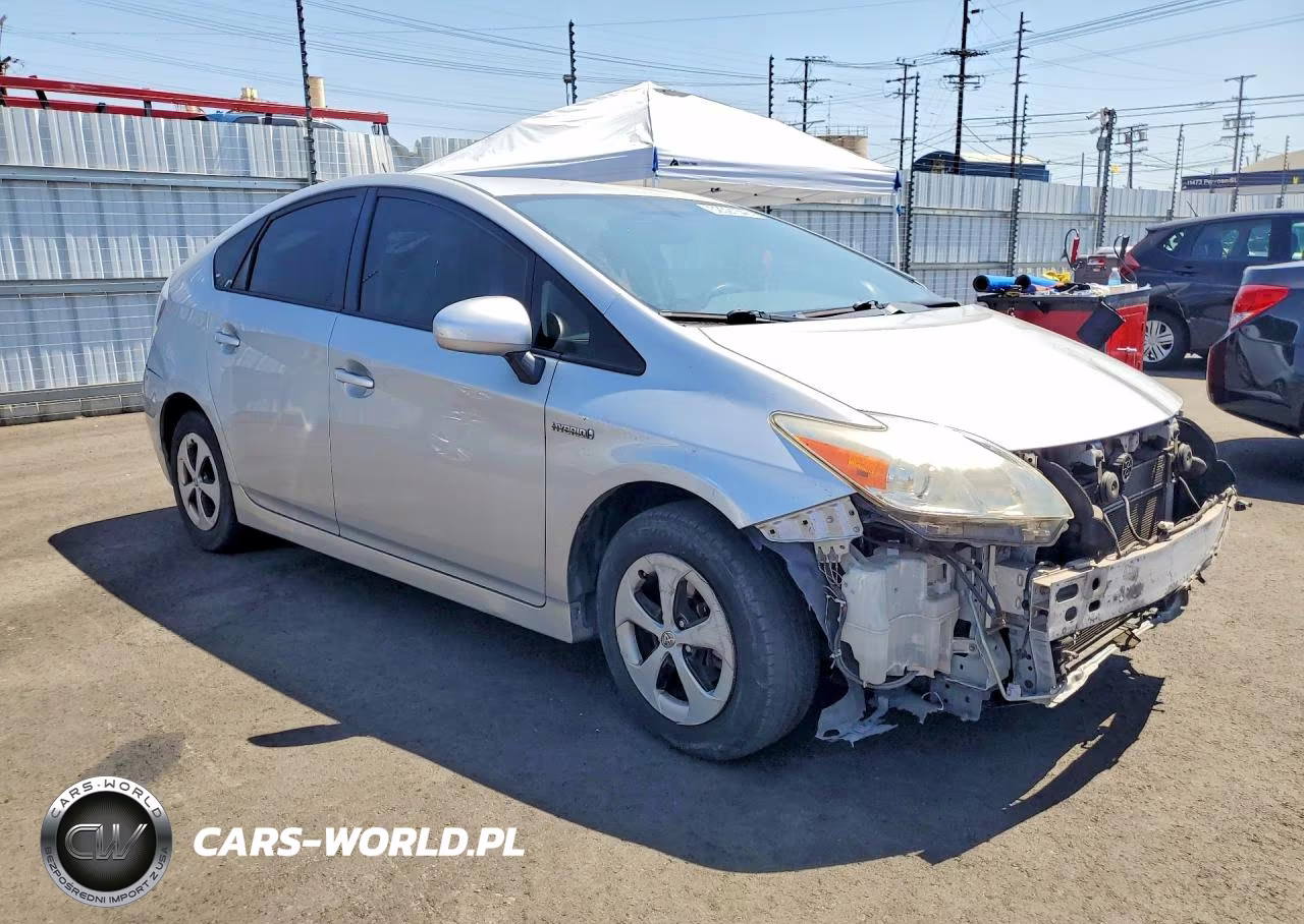 2015 Toyota Prius Three VIN:JTDKN3DU8F0424186 - 4