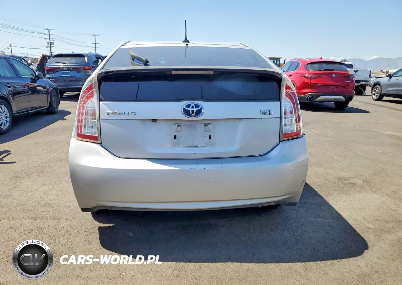 2015 Toyota Prius Three VIN:JTDKN3DU8F0424186 - 6