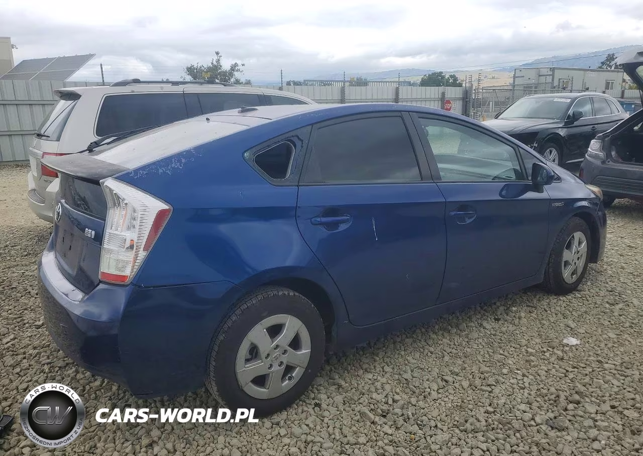 2011 Toyota Prius Three VIN:JTDKN3DU3B1330429 - 3