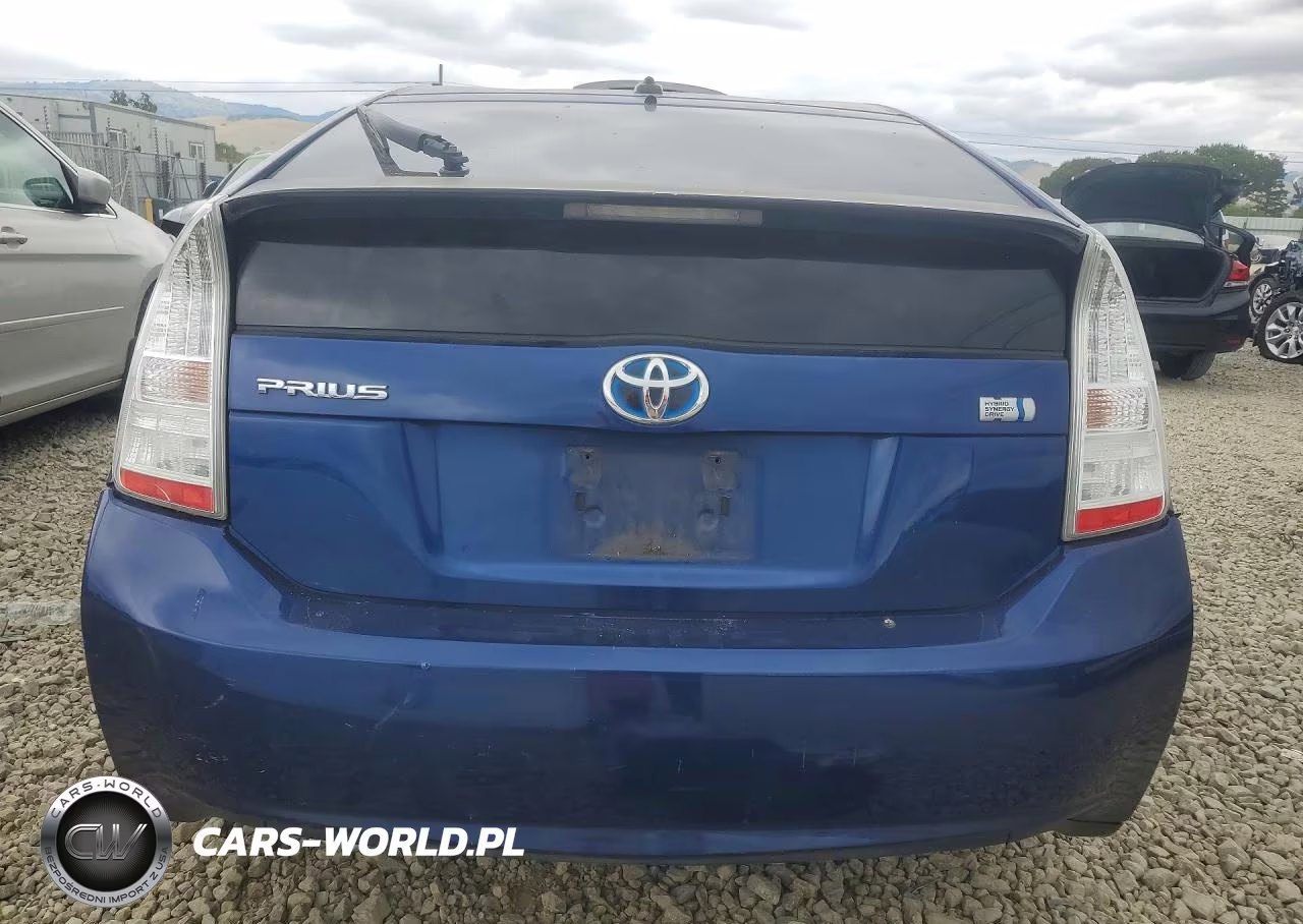 2011 Toyota Prius Three VIN:JTDKN3DU3B1330429 - 6