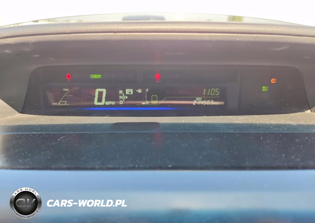 2017 Toyota Prius V Two VIN:JTDZN3EU5HJ064823 - 9