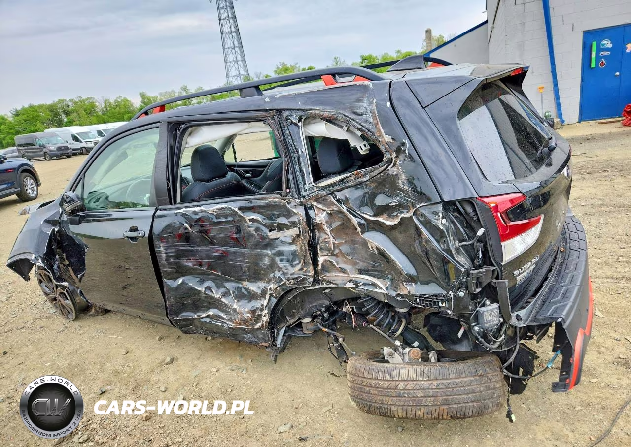 2022 Subaru Forester Sport VIN:JF2SKAJC6NH490438 - 2