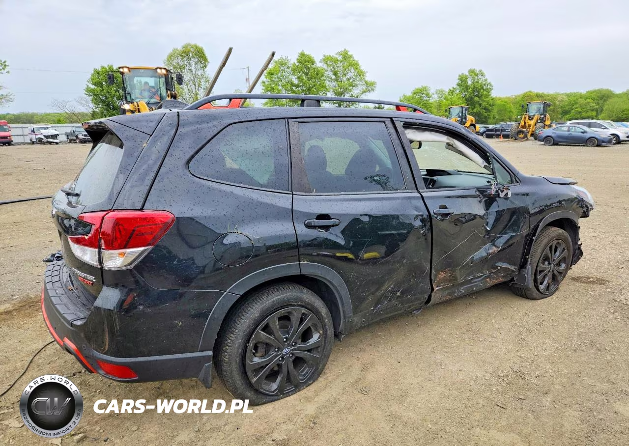 2022 Subaru Forester Sport VIN:JF2SKAJC6NH490438 - 3