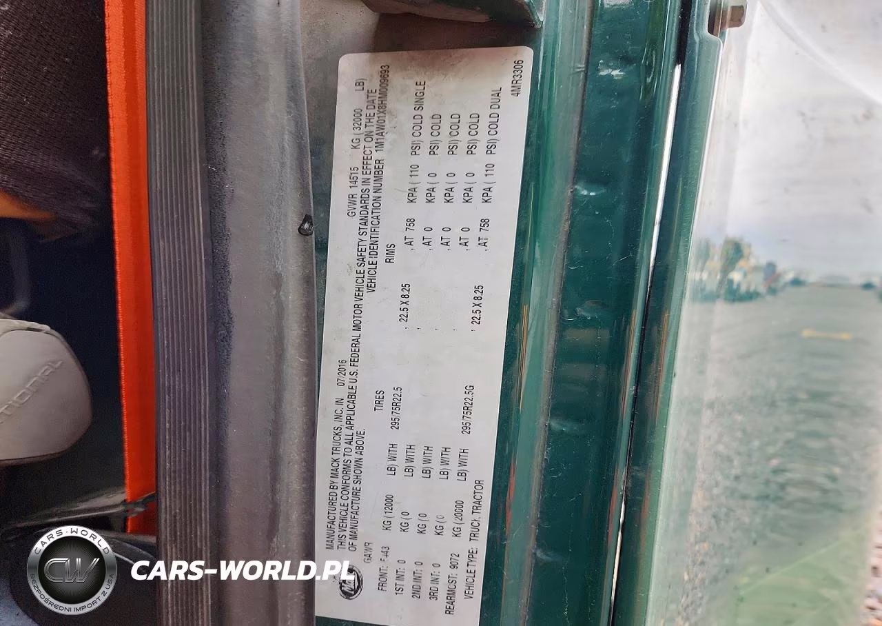 2017 Mack Cxu612 Semi Truck VIN:1M1AW01X8HM009693 - 10