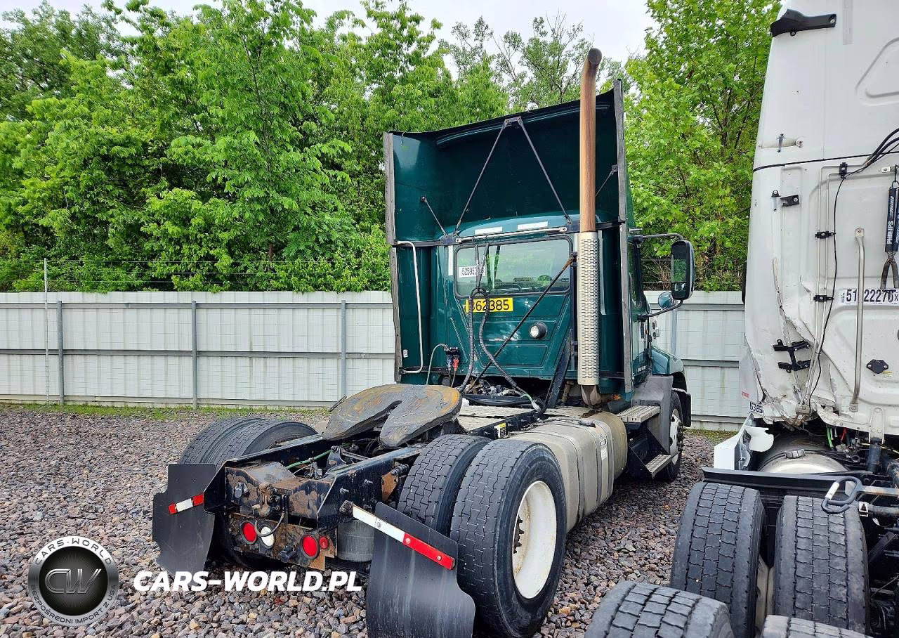 2017 Mack Cxu612 Semi Truck VIN:1M1AW01X8HM009693 - 4