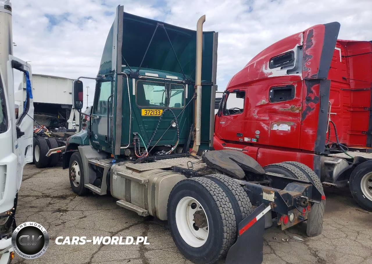 2018 Mack Cxu612 Semi Truck VIN:1M1AW01X1JM010464 - 3