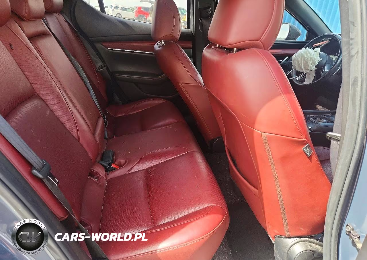 2021 Mazda 3 Premium VIN:JM1BPAML0M1337573 - 10